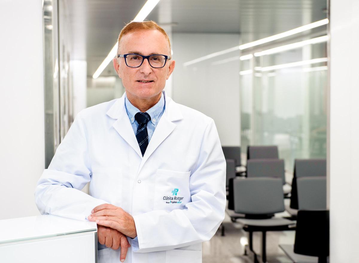 Dr. Manuel Tomás, otorrinolaringólogo acreditado en Cirugía robótica.