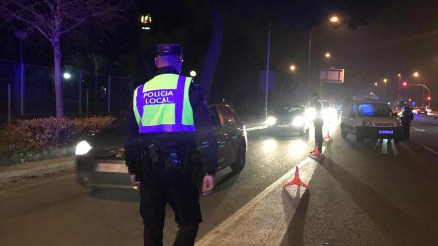 La Policía Local de Alicante en un control policial