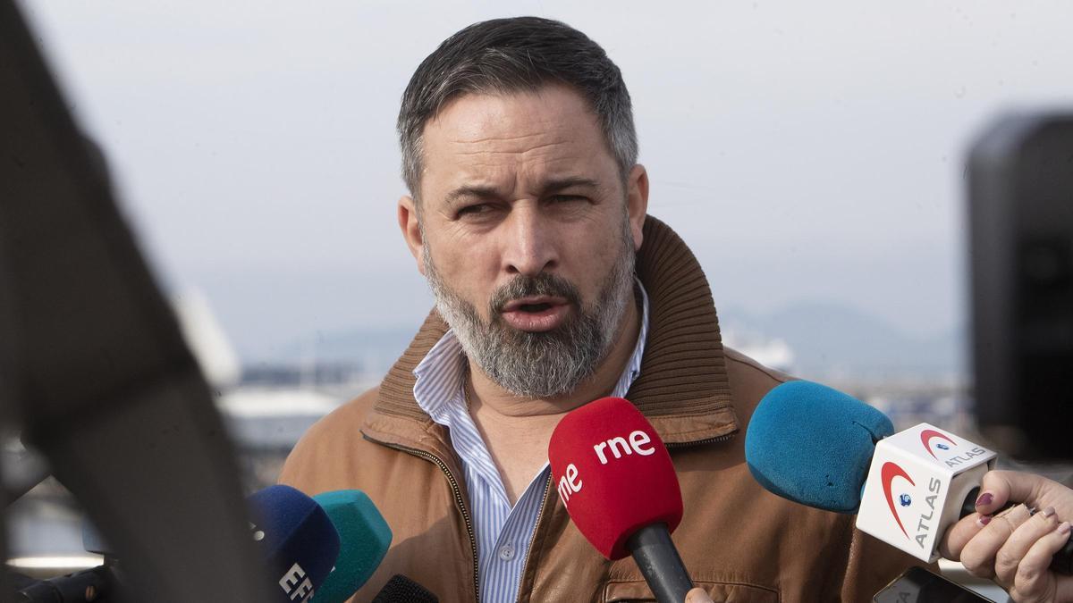 Abascal acusa al PP de fingir protestas contra el Gobierno de los Domingos y Pactar los Lunes