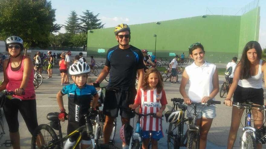 Masiva participación en el Día de la Bici en Morales, con sandía y churros