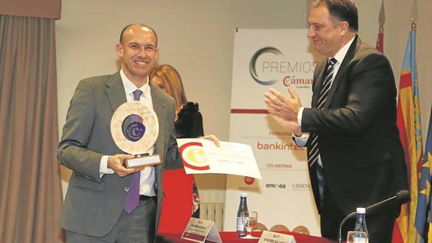 Cerámica Gómez-Oneker, premiada por su trayectoria e internacionalización