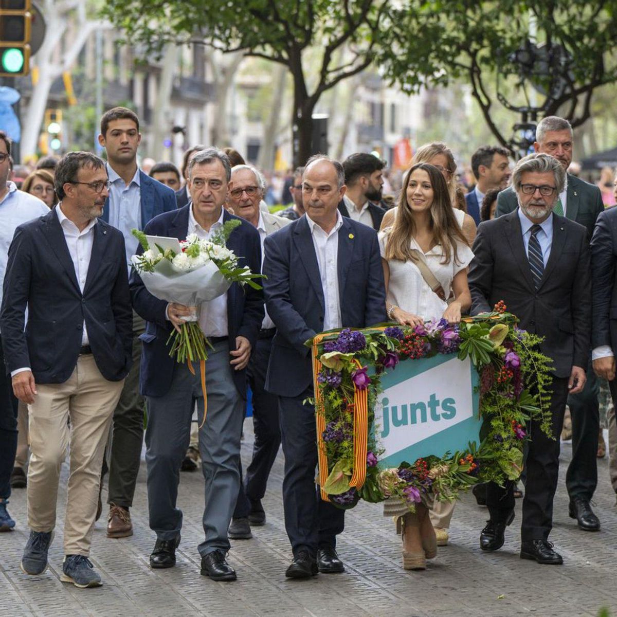 Junts i ERC es comprometen a "persistir" en la independència Junts i ERC es comprometen a "persistir" en la independència