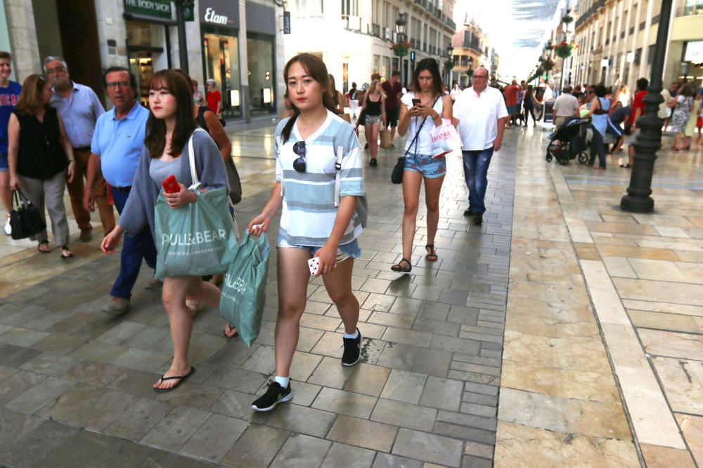 Inicio de las rebajas de verano de 2016 en Málaga