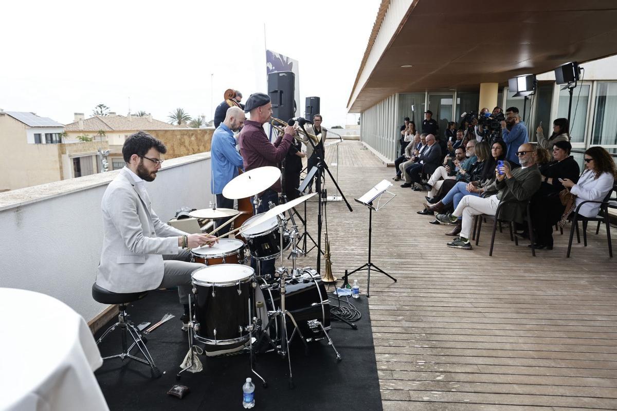 Actuación musical durante la presentación del Festival de Jazz de San Javier