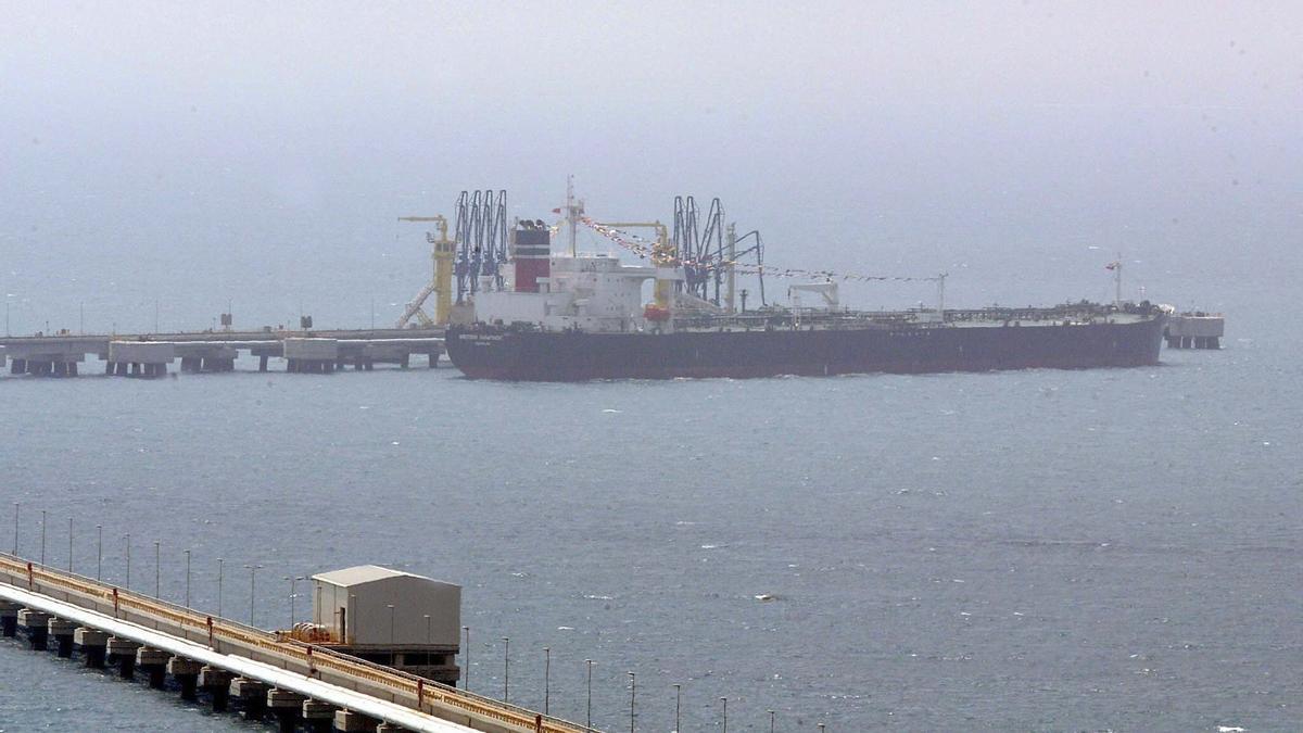 Imatge del port turc de Ceyhan, on arriba el petroli de Kirkuk