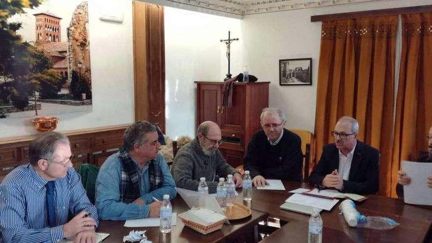 Asamblea de la junta directiva de Albergues de Acogida Tradicional celebrada en Sahagún.