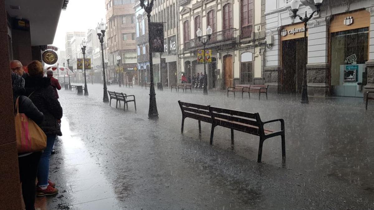 Lluvia en Triana.