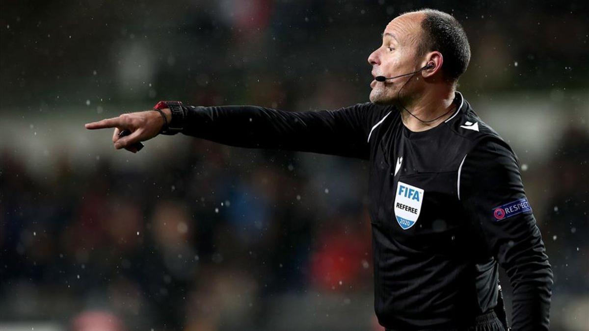 Mateu Lahoz sigue entrenándose de cara a pitar partidos esta temporada en Champions y Europa League