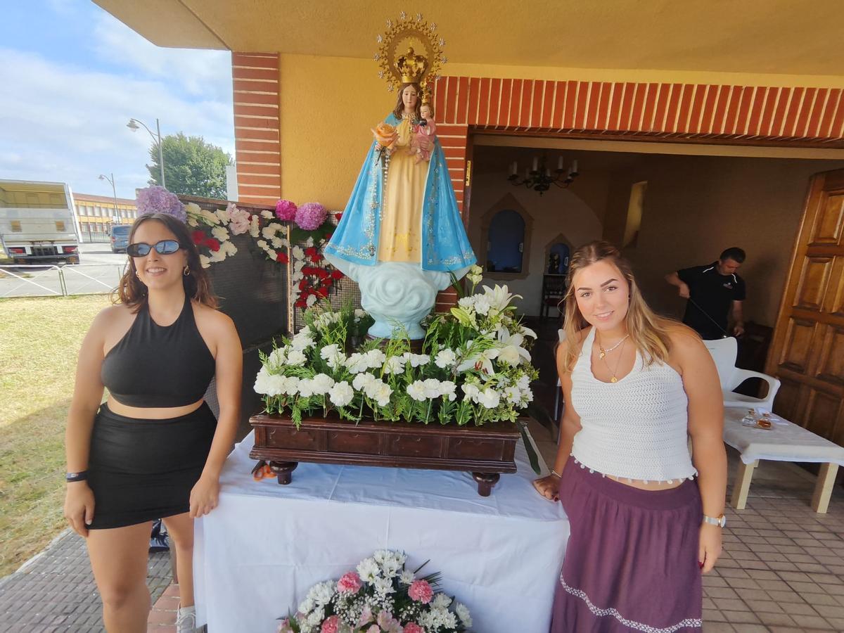 La cita religiosa en El Carbayu, en imágenes