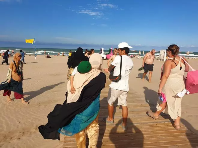 Así ha sido el encuentro de niños con el mar que nunca antes habían visto