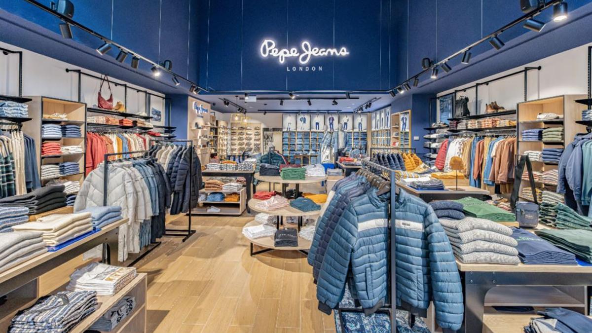 Una tienda Pepe Jeans en un centro comercial.