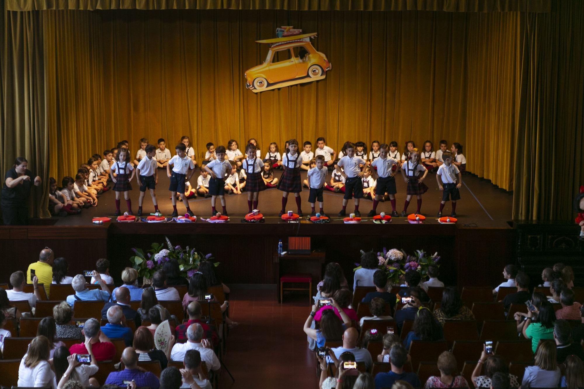 Así fue la graduación de los alumnos de las Doroteas en Avilés