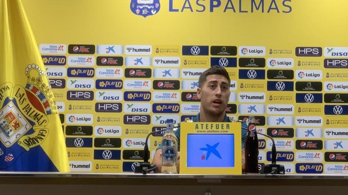 Álvaro Lemos, durante su comparecencia ante los medios, en la ciudad deportiva de Barranco Seco.