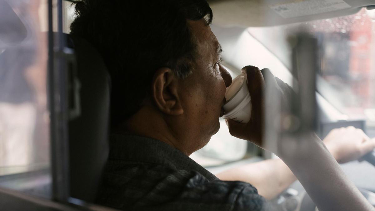 Mucha gente pide el café para llevar y poder consumirlo mientras trabaja