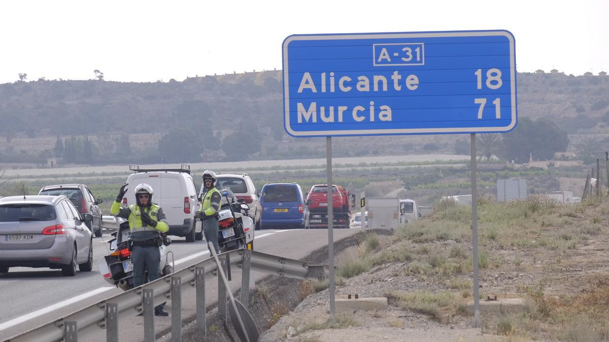La autovía A-31de Alicante-Madrid a su paso por Monforte del Cid.