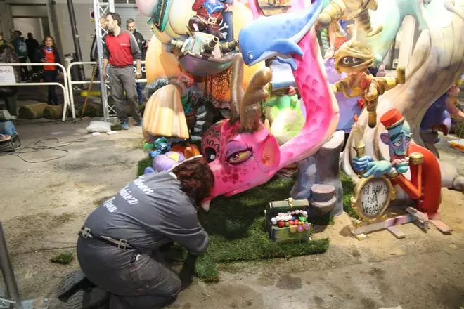 Galería de imágenes: 'Plantà' de las fallas en Burriana