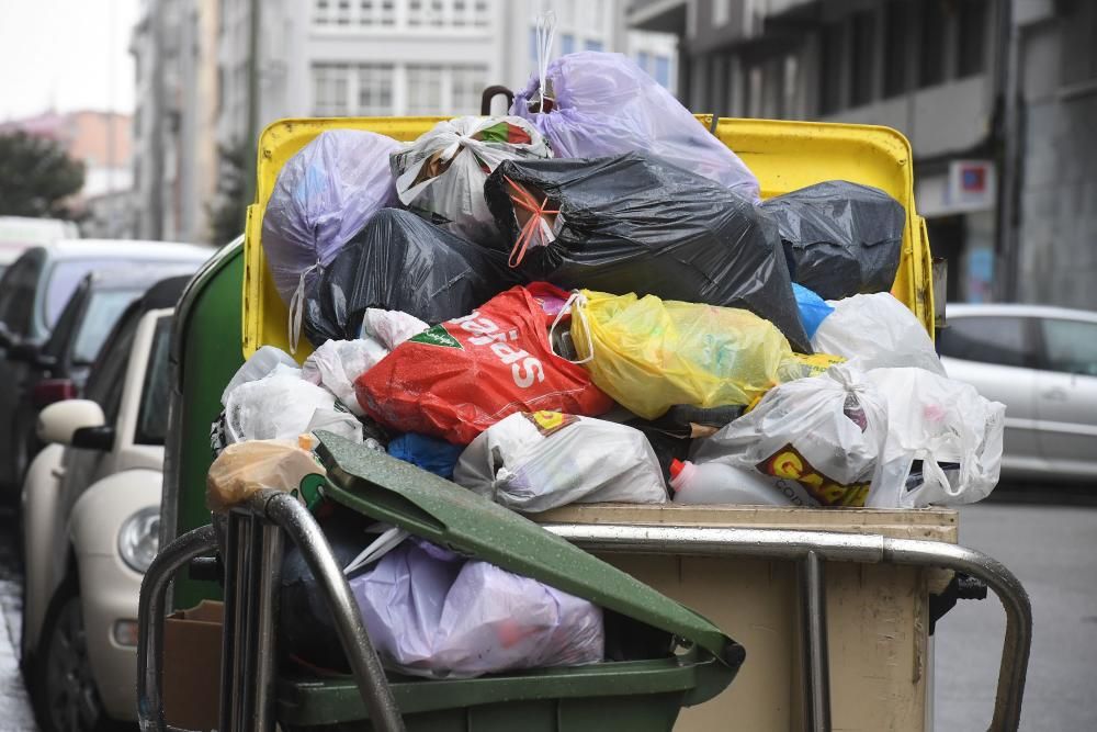 A Coruña: Basura sin recoger por tercer día