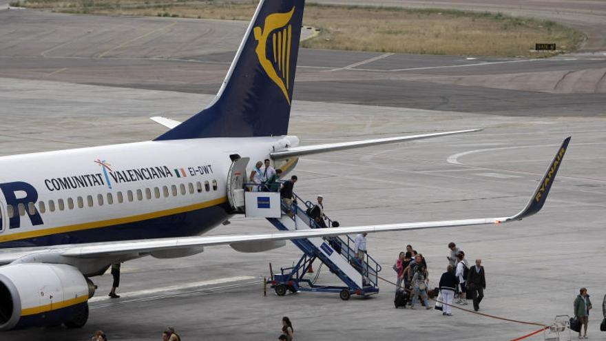 Ryanair busca tripulantes de cabina en València