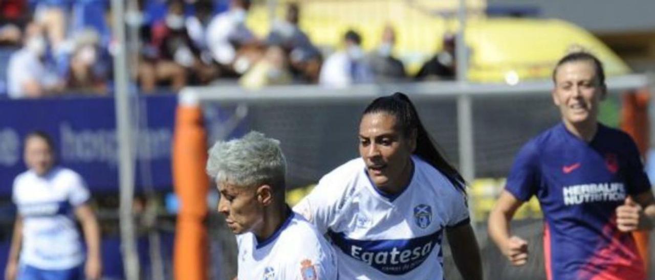 María José y Martín-Prieto en el último partido del Granadilla.