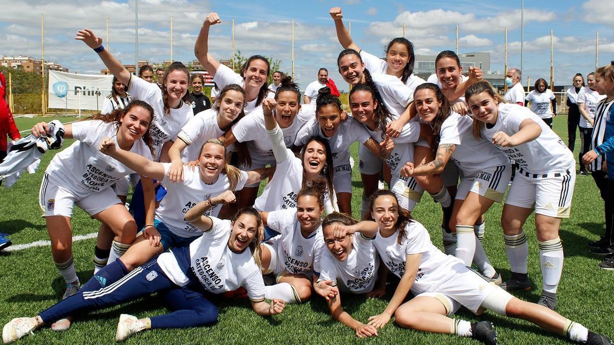 El Badajoz femenino celebra el ascenso a Segunda Federación