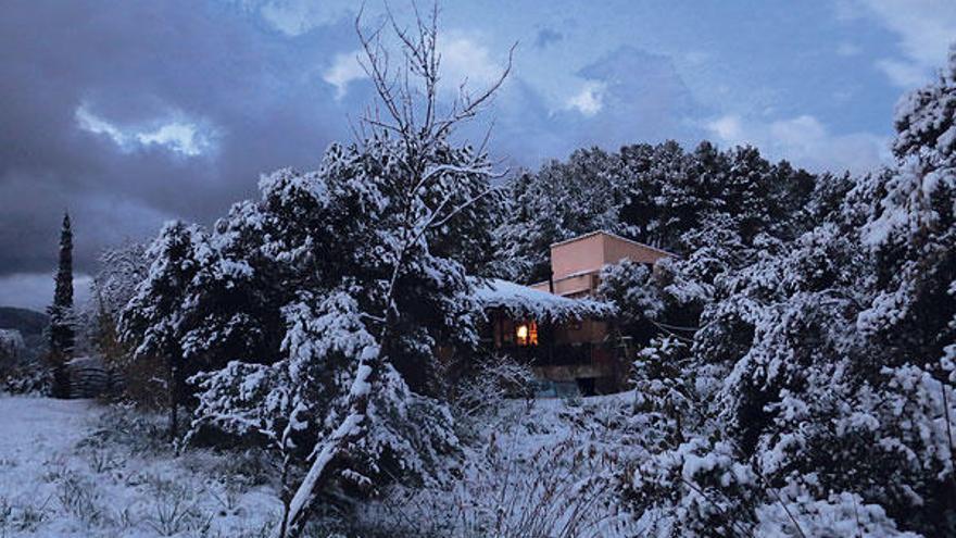 Mit dem Wintereinbruch, der auch auf Mallorca kurzzeitig für Schnee sorgte, erreichten die Stromtarife einen neuen Höchststand.