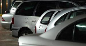 Cotxes en un aparcament de Barcelona.