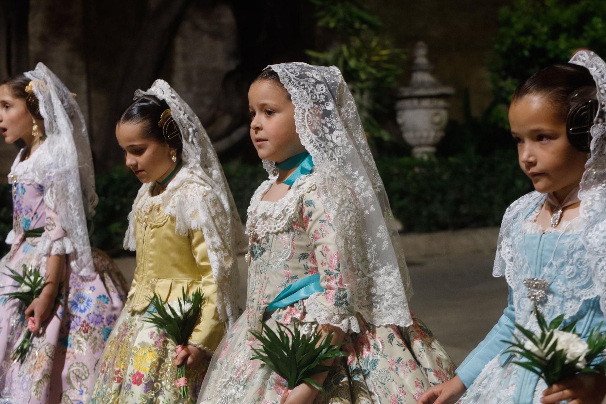 Búscate en el segundo día de la Ofrenda en la calle San Vicente entre las 23 y las 00 horas