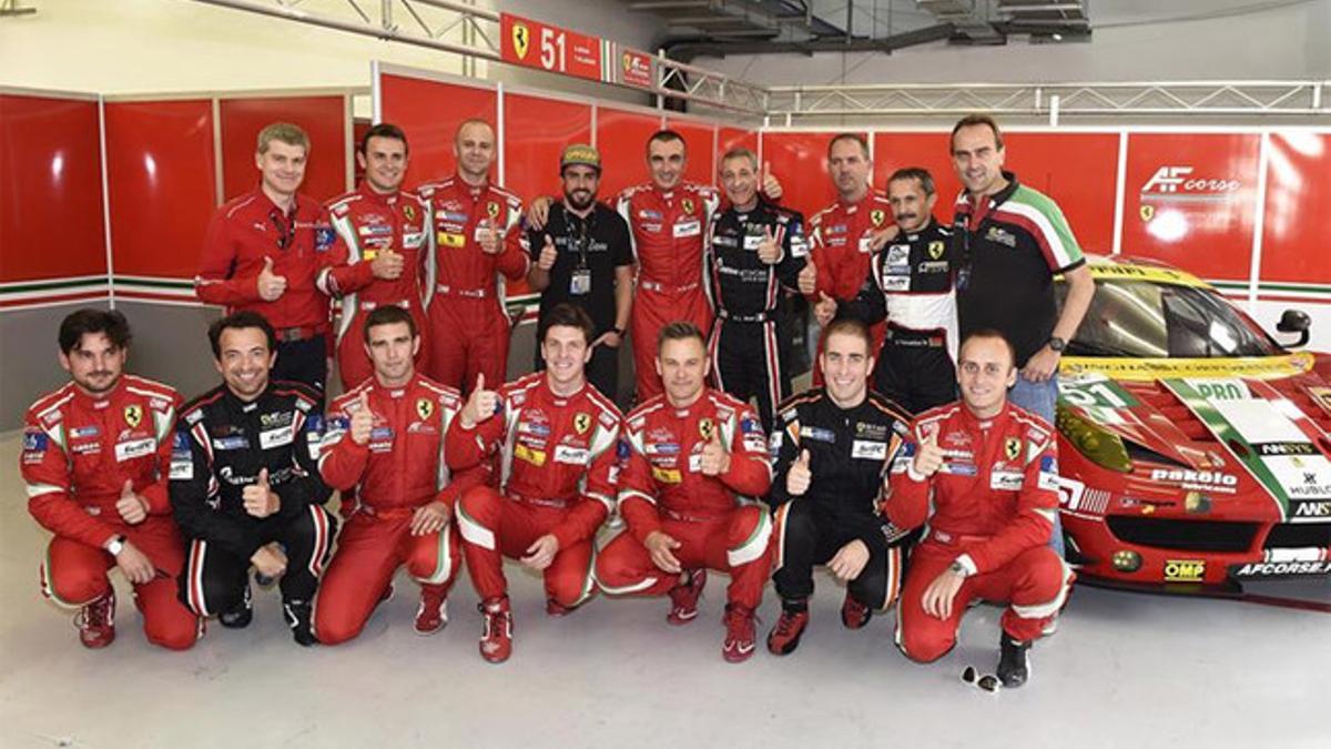 Alonso viajó a Bahrein para apoyar al equipo de Ferrari en el Mundial de Resistencia