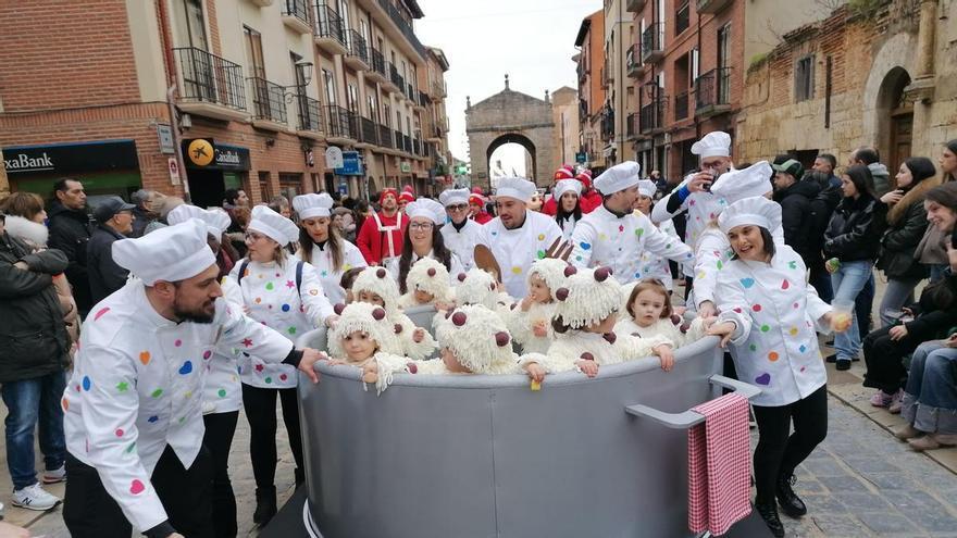 Carnaval ‘a la boloñesa’: el desfile infantil de Toro convertido en fiesta