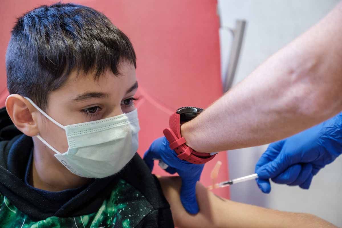 Vacunación a los niños en Ibiza
