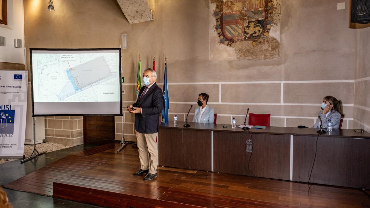 Fragoso presentó ayer el proyecto en las Casas Consistoriales.