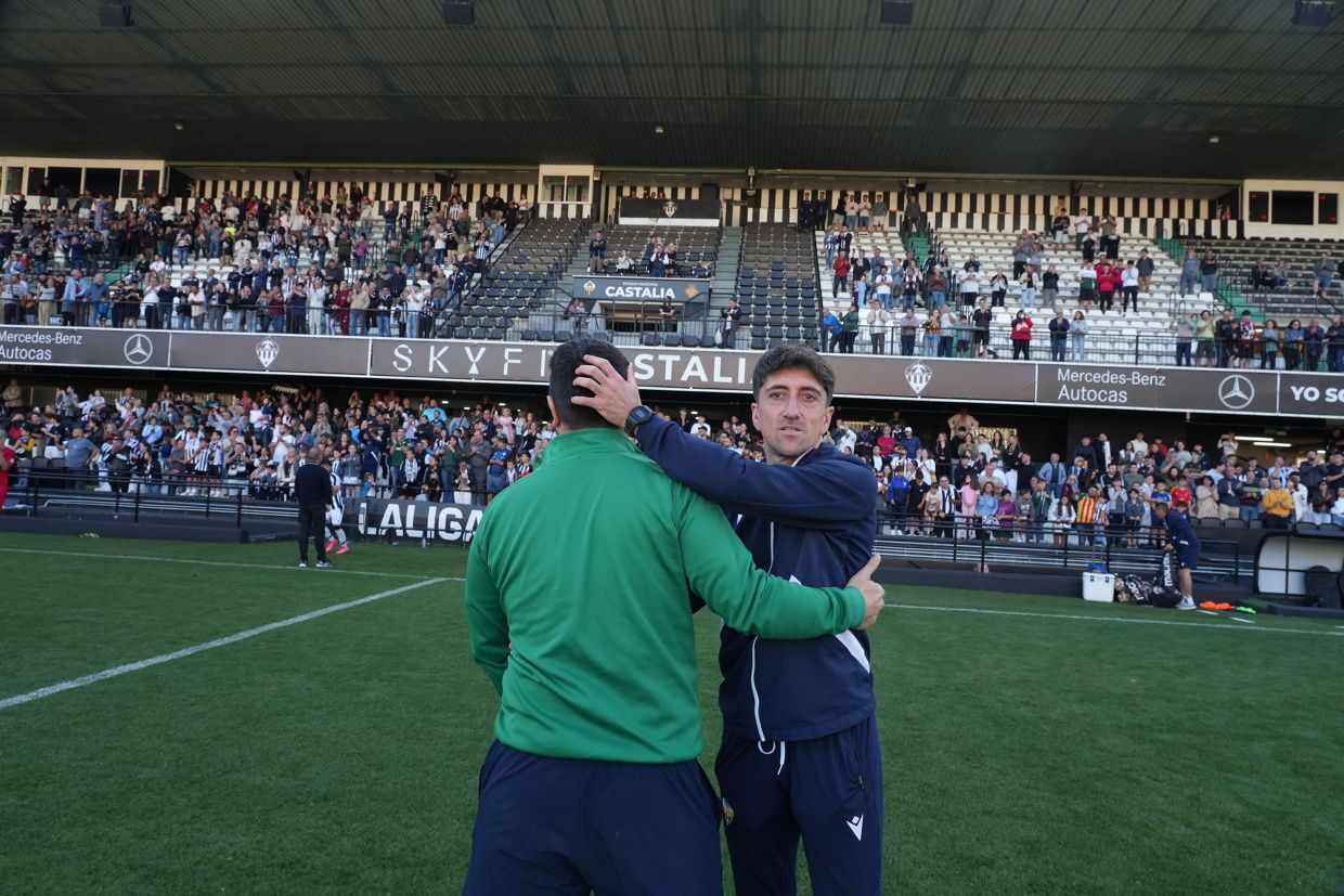 ¡Las mejores imágenes de la celebración del ascenso a Segunda Federación del Castellón B!