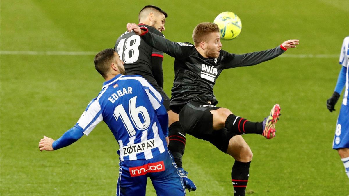 Imagen del duelo entre Alavés y Eibar de la primera vuelta