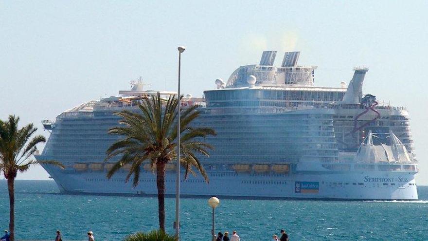 Die &quot;Symphony of the Seas&quot; läuft im Sommer wöchentlich Palma de Mallorca an.