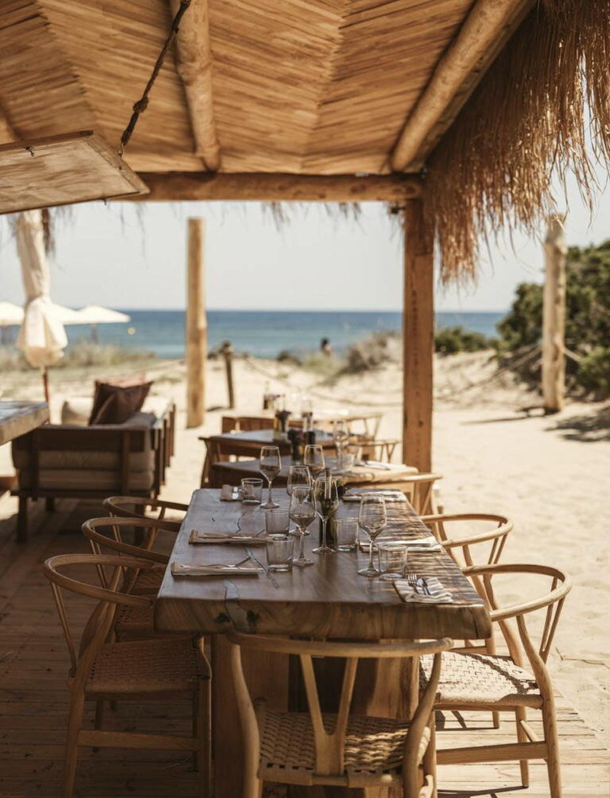 En El Chiringuito Ibiza cada comida termina con una interminable sobremesa.