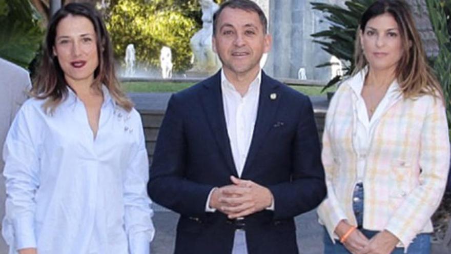 Patricia Hernández (PSC-PSOE), José Manuel Bermúdez (CC-PNC) y Matilde Zambudio (Ciudadanos), antes de las elecciones.