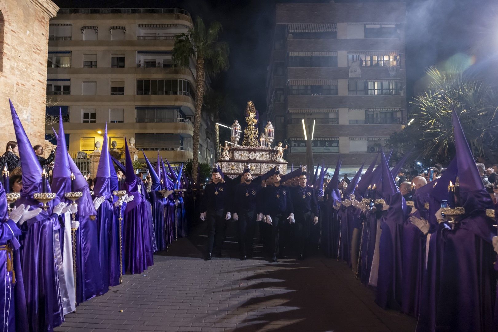 Aquí las imágenes de la Procesión de Lunes Santo en Torrevieja