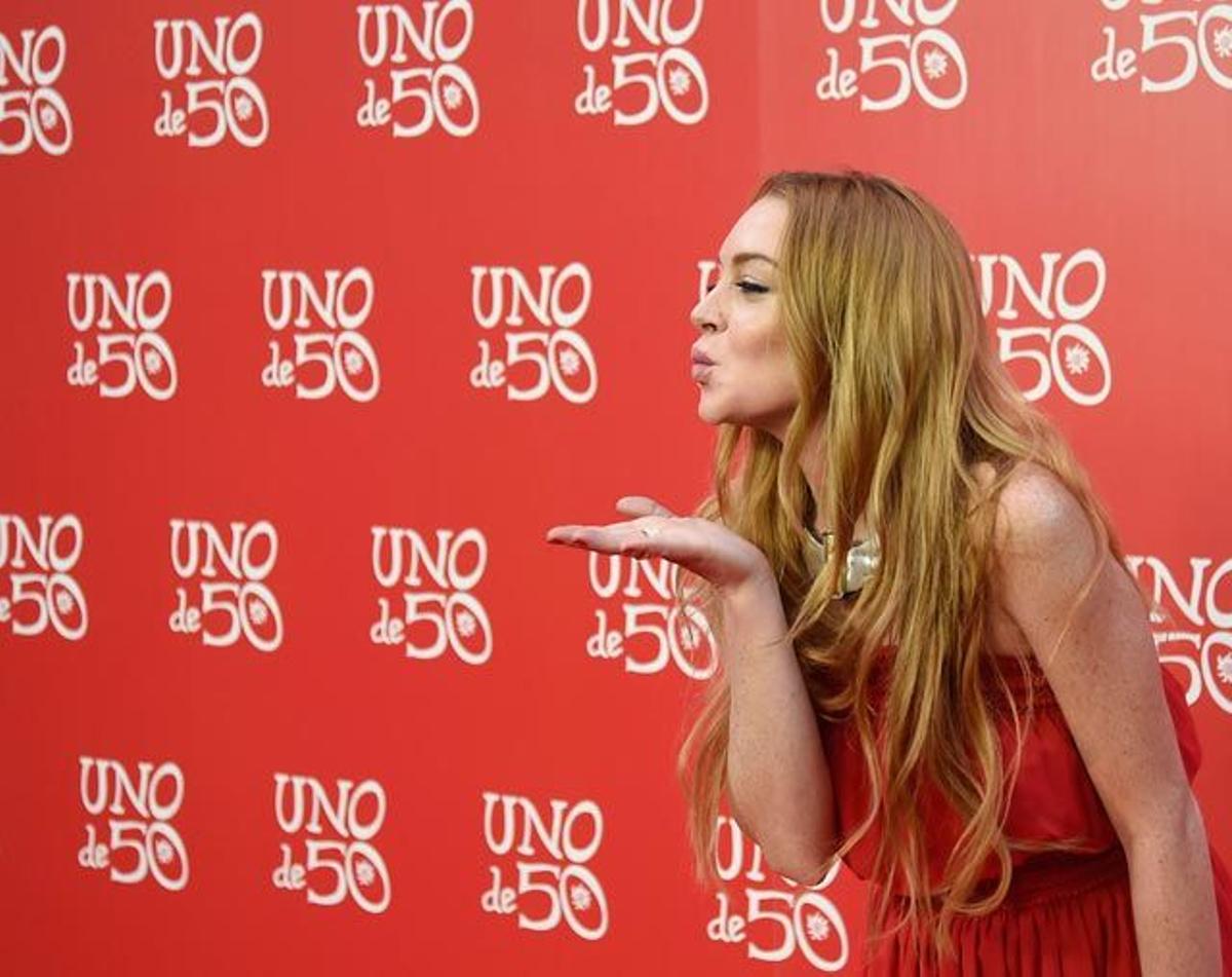 Lindsay Lohan en la fiesta del 20 aniversario de Uno de 50.