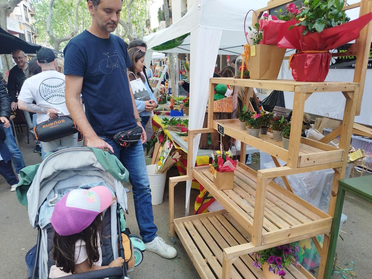 El puesto de Flors Margarita, a rebosar de gente