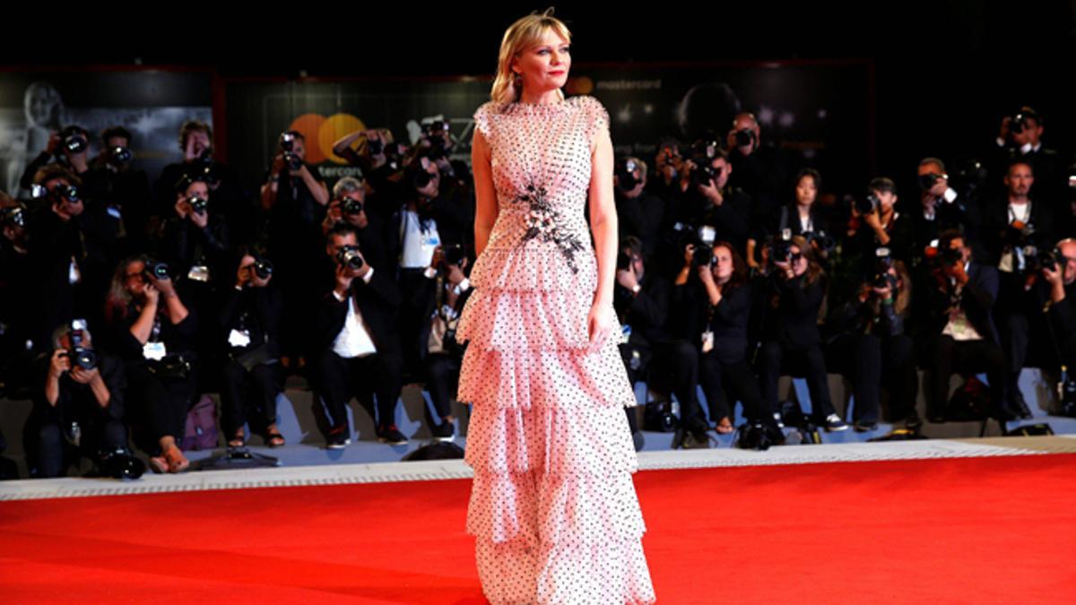 Kirsten Dunst en el Festival de Cine de Venecia con un Rodarte