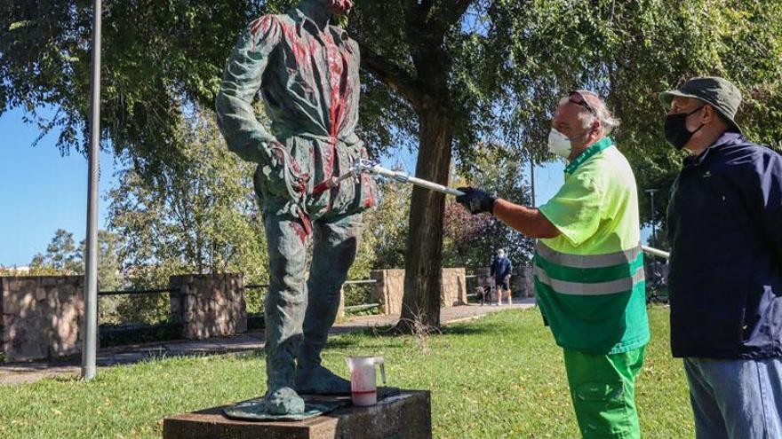 Amigos de Badajoz pide a los ciudadanos que denuncien a los vándalos