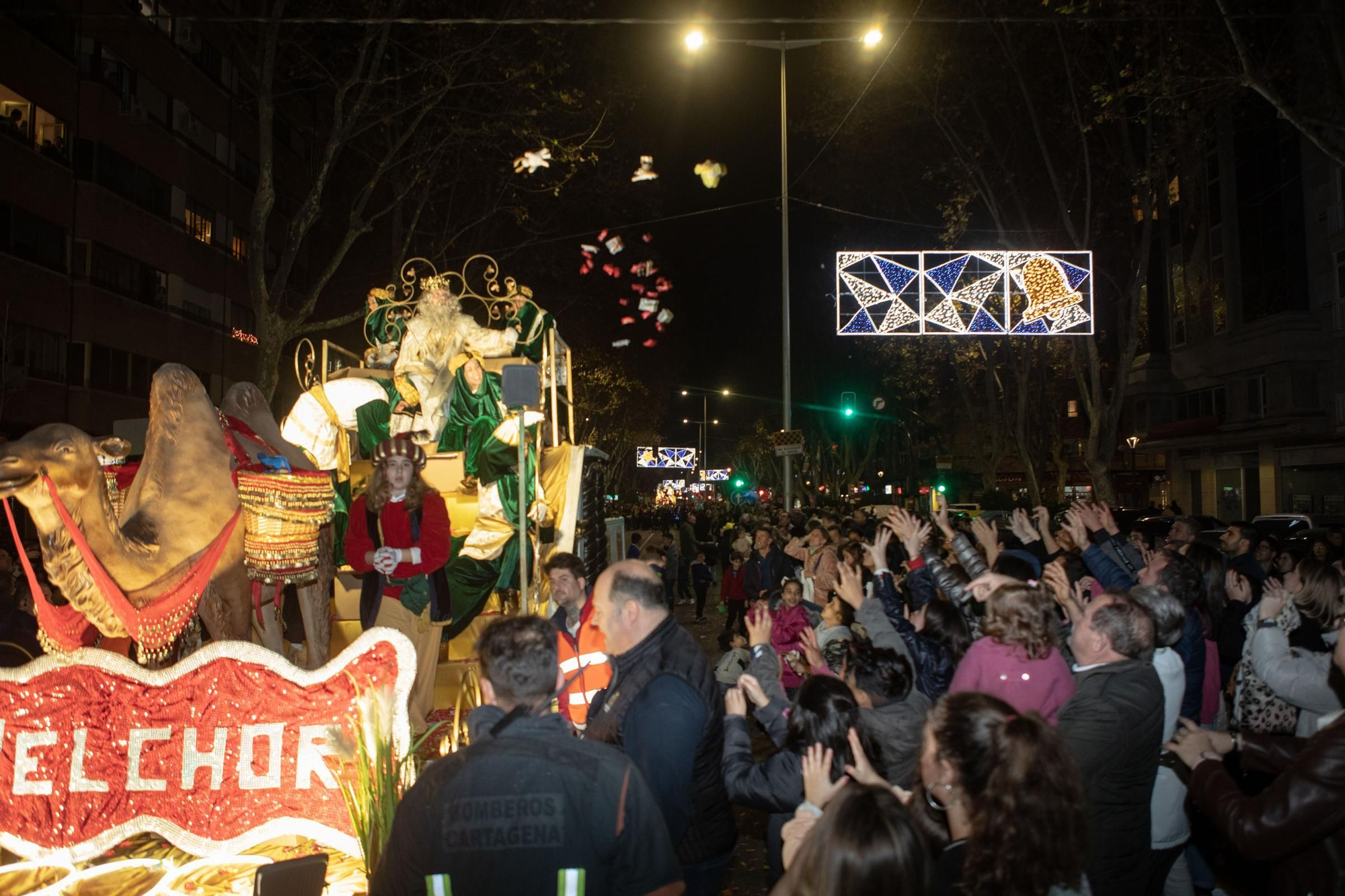 Los Reyes Magos emocionan en Cartagena