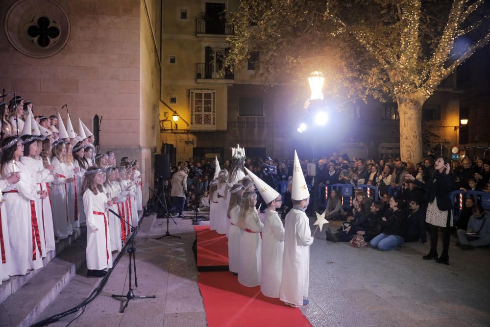 El coro sueco canta a Santa Lucía