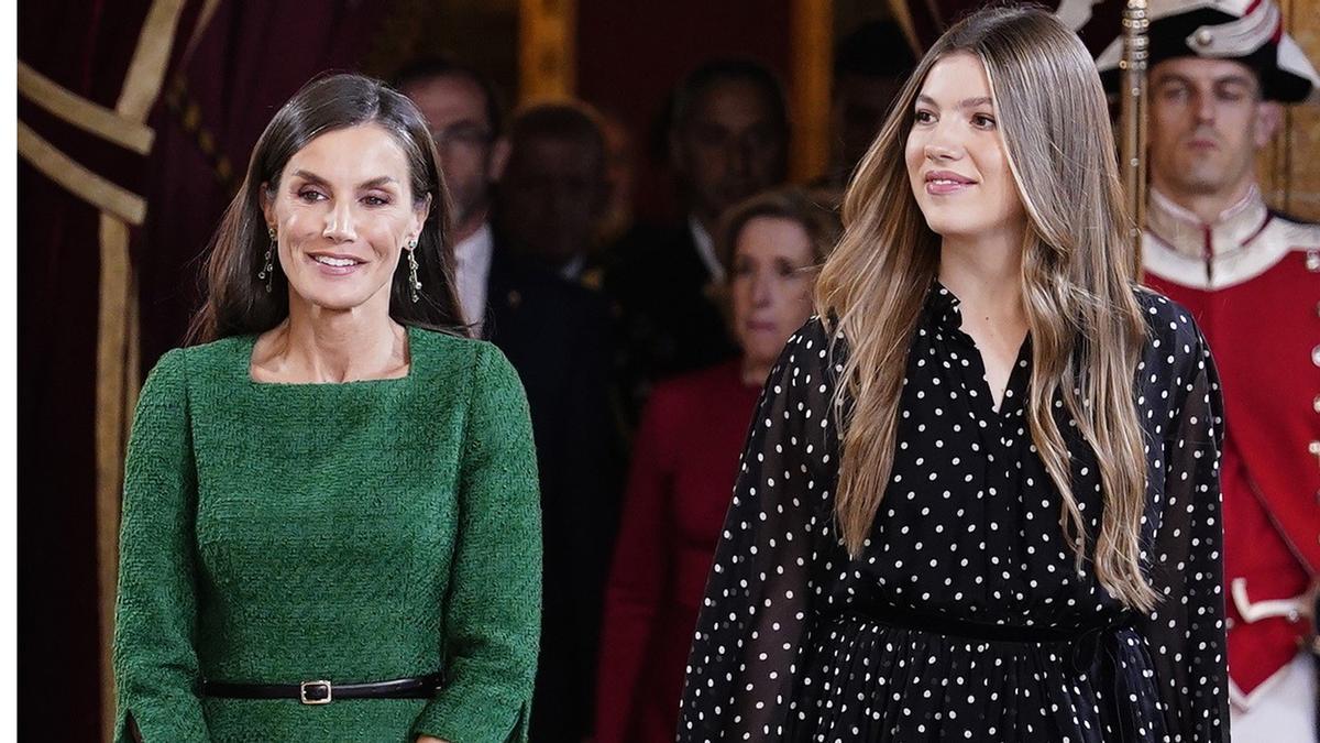 Los Reyes, la Princesa de Asturias y la Infanta Sofía presiden una recepción en el Palacio Real por el Día de la Fiesta Nacional