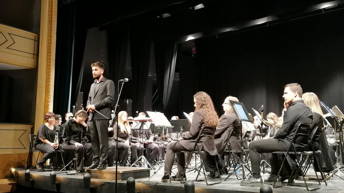 La Banda La Lira, en un concierto ofrecido en el Teatro Latorre