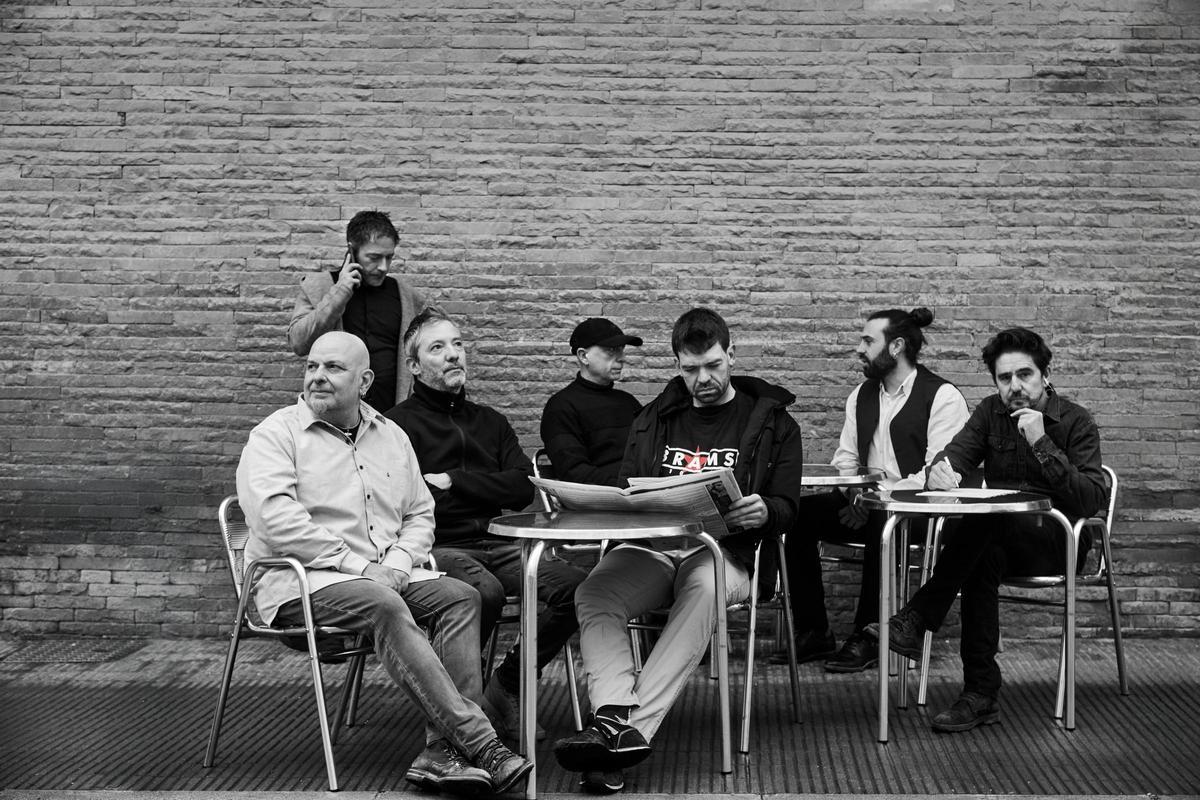 Brams, amb Titot a l'esquerra, en una imatge promocional.