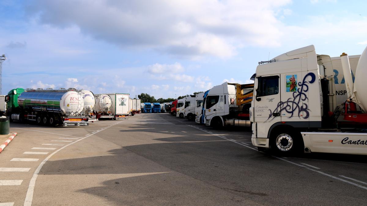 Imatge d&#039;arxiu d&#039;un aparcament de camions a l&#039;AP-7