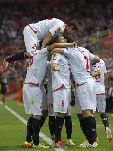 Imágenes del partido entre el Sevilla y el Oporto en el Sanchez Pizjuán.