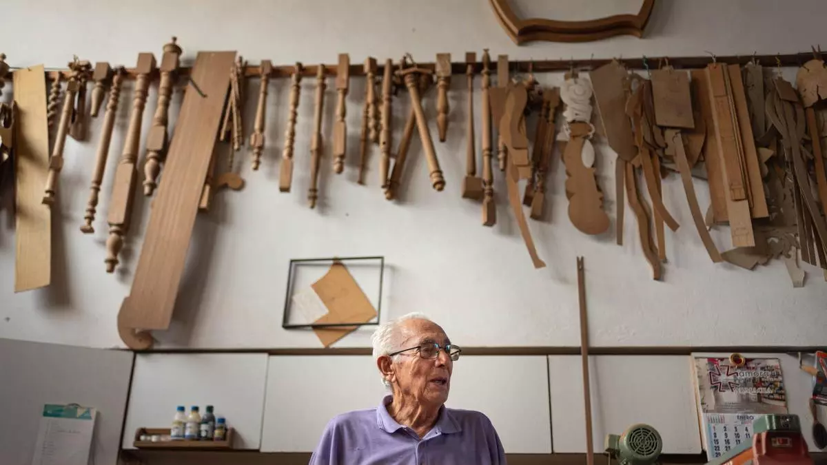 La Banda de Carpinteros y Familiares, 40 años como la única de España: "Éramos artesanos por la mañana, músicos por la tarde"