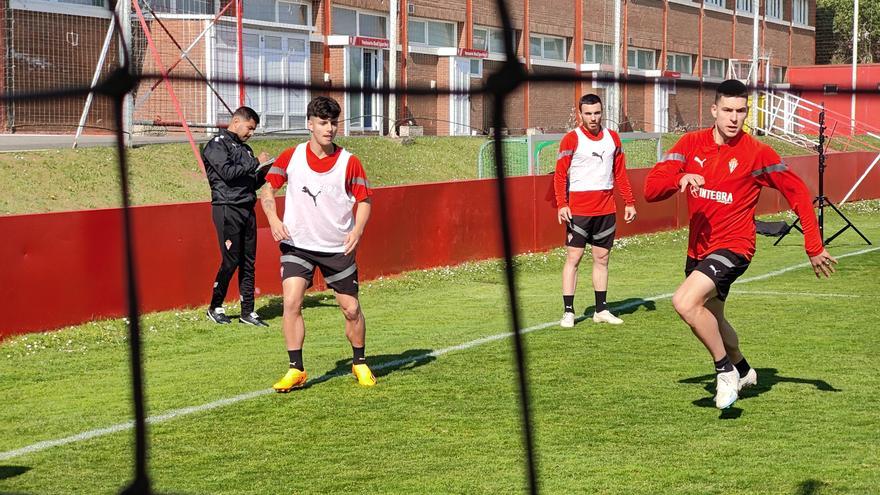 Djuka y Queipo vuelven a una convocatoria del Sporting con 25 futbolistas